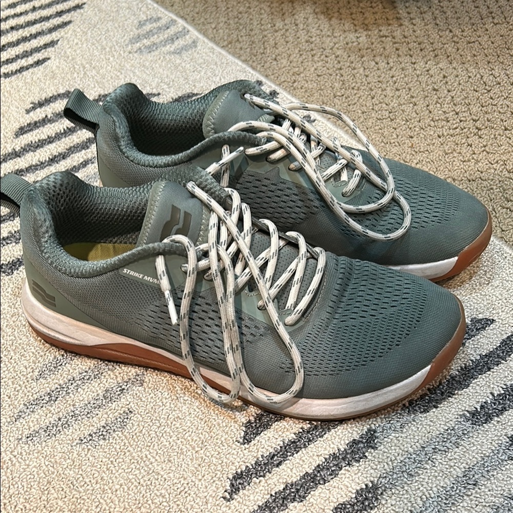 Strike MVMNT Haze Trainer